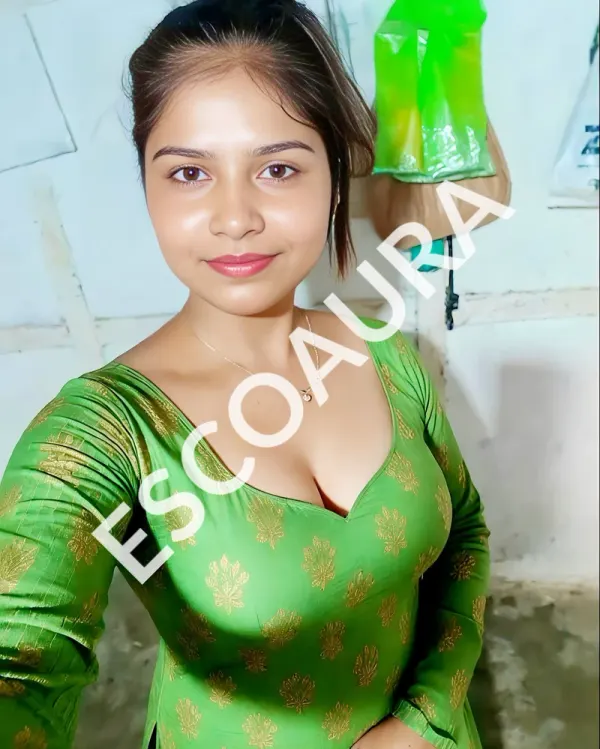 RINA KHAN  gallery 0